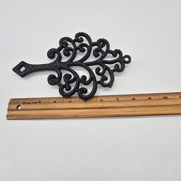 Vintage Cast Iron Trivet or Wall Decor Family Tree Footed Matte Black 8 Inches - Picture 5 of 5